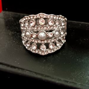 Paparazzi,  sailboat bling.  Crystal and pearl like setting. Silver stretch.